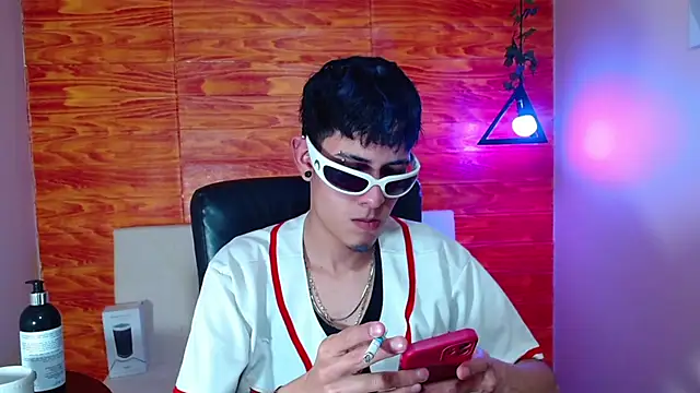 Snapshot of Bastiaan_28 chatting on March 16, 6:31 am Bastiaan 28 online show from March 16, 6:31 am