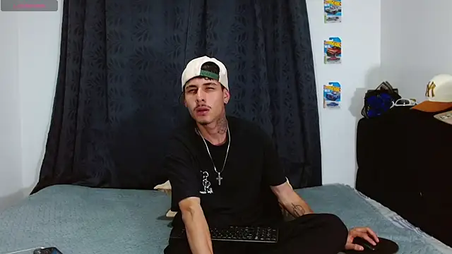 Snapshot of Bastiaan_28 chatting on November 6, 3:51 am Bastiaan 28 online show from November 6, 3:51 am