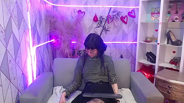 charlottemoonxz online show from October 10, 7:02 pm