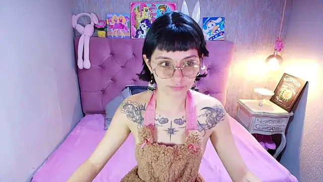 charlottemoonxz online show from March 8, 7:06 pm