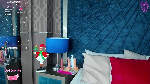 Snapshot of AdelaineBest chatting on December 20, 7:44 am AdelaineBest online show from December 20, 7:44 am