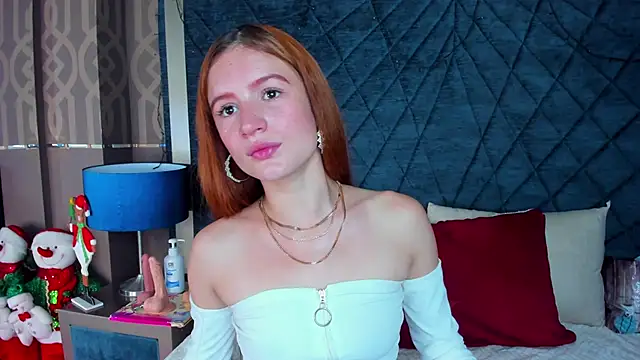 Snapshot of AdelaineBest chatting on December 27, 1:28 pm AdelaineBest online show from December 27, 1:28 pm