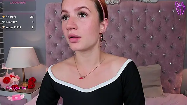 Snapshot of AdelaineBest chatting on February 26, 4:03 am AdelaineBest online show from February 26, 4:03 am