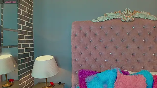 Snapshot of AdelaineBest chatting on September 19, 4:47 am AdelaineBest online show from September 19, 4:47 am