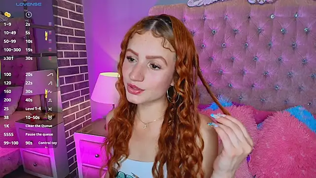 Snapshot of AdelaineBest chatting on November 28, 4:04 am AdelaineBest online show from November 28, 4:04 am