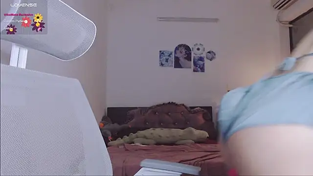 Snapshot of _OMO_ chatting on October 4, 5:33 pm  OMO  online show from October 4, 5:33 pm