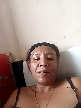 Snapshot of Surreyaa chatting on January 3, 8:43 pm Surreyaa online show from January 3, 8:43 pm