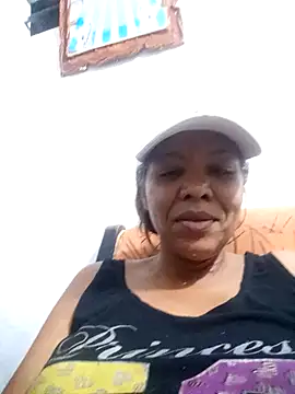 Snapshot of Surreyaa chatting on September 25, 1:20 am Surreyaa online show from September 25, 1:20 am