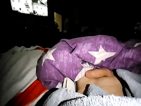 Snapshot of 0815lukas2024 chatting on December 24, 3:05 am 0815lukas2024 online show from December 24, 3:05 am