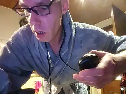 Snapshot of 0815lukas2024 chatting on January 19, 10:49 pm 0815lukas2024 online show from January 19, 10:49 pm