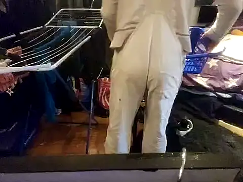 Snapshot of 0815lukas2024 chatting on February 1, 8:29 am 0815lukas2024 online show from February 1, 8:29 am