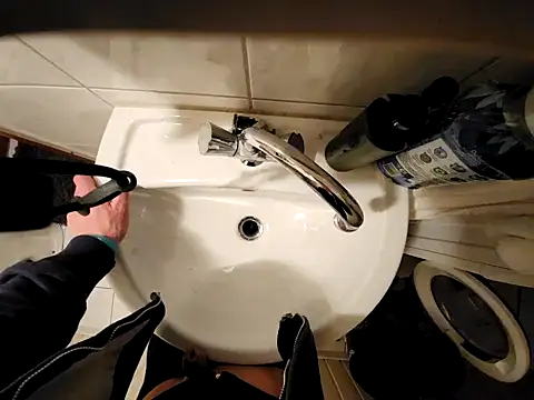 Snapshot of 0815lukas2024 chatting on March 8, 11:48 am 0815lukas2024 online show from March 8, 11:48 am