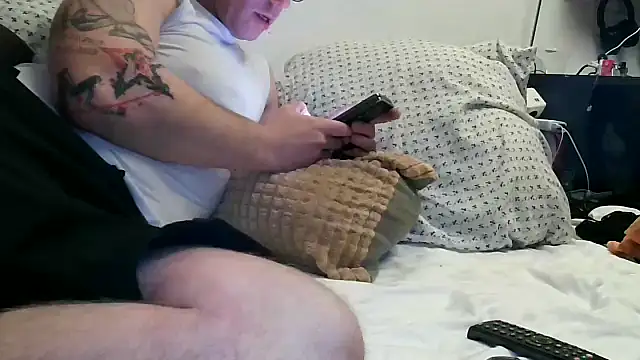 Snapshot of 0815lukas2024 chatting on November 7, 10:21 pm 0815lukas2024 online show from November 7, 10:21 pm