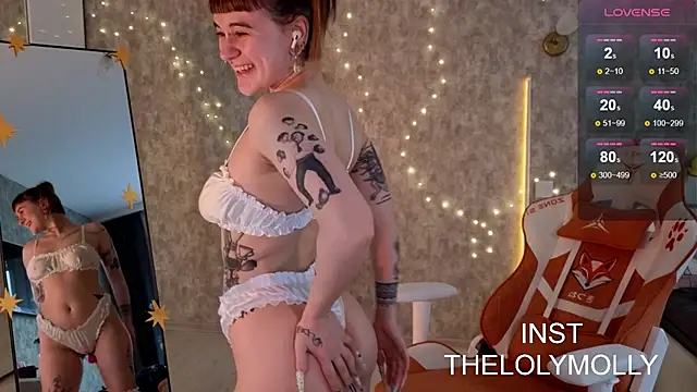 Snapshot of LolyMolli chatting on November 2, 11:01 am LolyMolli online show from November 2, 11:01 am