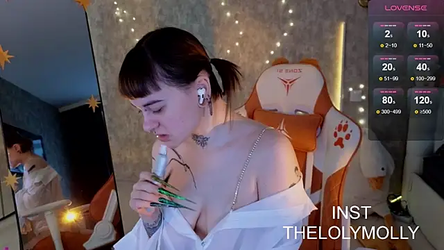 Snapshot of LolyMolli chatting on November 23, 10:04 am LolyMolli online show from November 23, 10:04 am