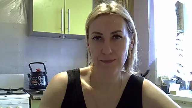 Snapshot of AshleyXHoney chatting on December 26, 8:50 am AshleyXHoney online show from December 26, 8:50 am