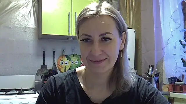 Snapshot of AshleyXHoney chatting on January 15, 6:01 am AshleyXHoney online show from January 15, 6:01 am
