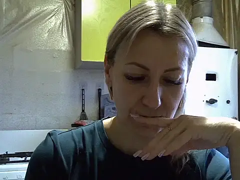 Snapshot of AshleyXHoney chatting on October 22, 7:08 am AshleyXHoney online show from October 22, 7:08 am