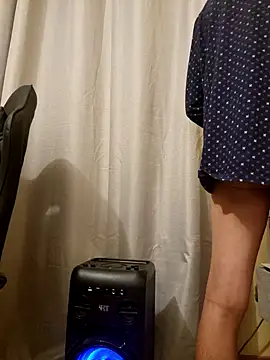 Snapshot of ppp233 chatting on December 13, 3:27 am ppp233 online show from December 13, 3:27 am