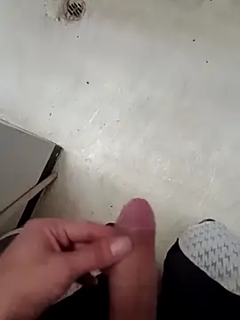 Snapshot of Wynni chatting on February 7, 12:20 pm Wynni online show from February 7, 12:20 pm