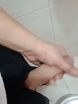 Snapshot of Wynni chatting on March 1, 7:05 pm Wynni online show from March 1, 7:05 pm