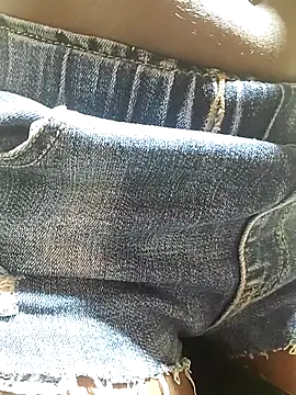 julietunderwoood online show from December 1, 3:44 am