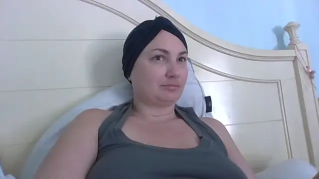 MilfyMrsRobinson online show from June 2, 12:29 pm