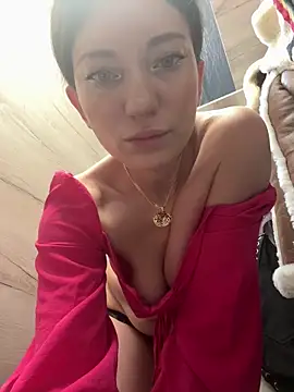 Snapshot of MooonReal chatting on January 7, 1:28 am MooonReal online show from January 7, 1:28 am