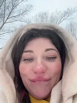 Snapshot of MooonReal chatting on February 11, 6:30 am MooonReal online show from February 11, 6:30 am