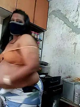 Snapshot of Love_Jenny chatting on December 5, 5:27 am Love Jenny online show from December 5, 5:27 am