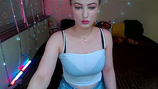 LizaSenri online show from October 13, 6:35 am