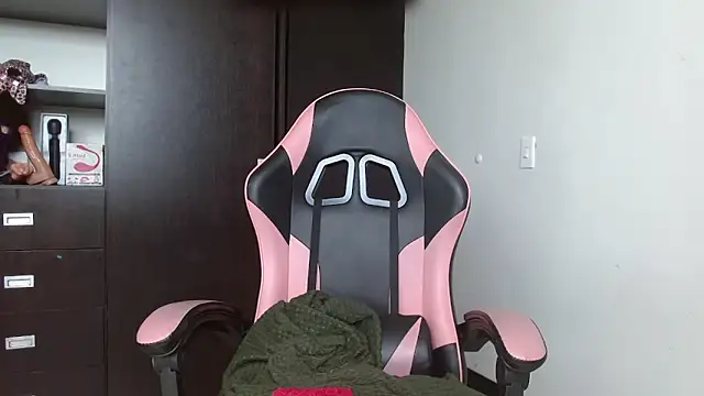 charlotbelucci  online show from November 22, 12:26 pm