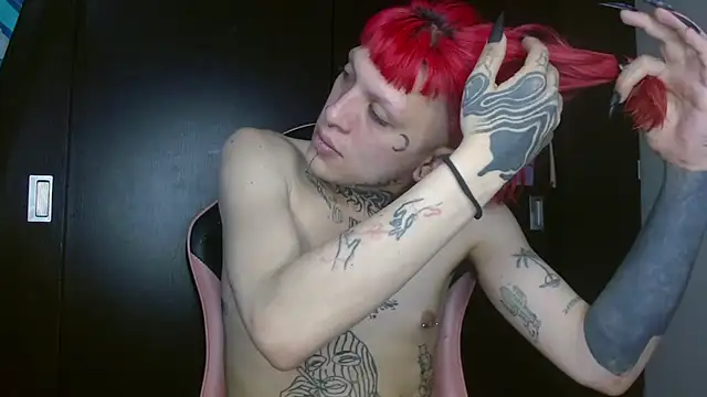 charlotbelucci  online show from April 28, 2:11 pm