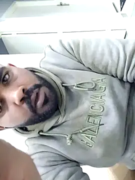 ListedLoin online show from March 4, 6:39 pm