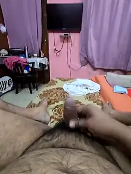 Snapshot of Loveboycurvy chatting on February 5, 12:49 pm Loveboycurvy online show from February 5, 12:49 pm