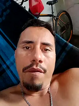 Snapshot of luissilva0071 chatting on March 10, 6:12 pm luissilva0071 online show from March 10, 6:12 pm