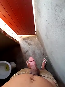 Snapshot of luissilva0071 chatting on March 12, 6:44 pm luissilva0071 online show from March 12, 6:44 pm