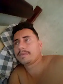 Snapshot of luissilva0071 chatting on November 24, 12:38 pm luissilva0071 online show from November 24, 12:38 pm