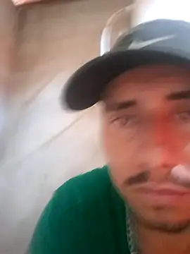 Snapshot of luissilva0071 chatting on January 16, 1:37 pm luissilva0071 online show from January 16, 1:37 pm