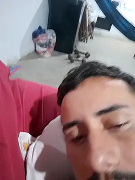 Snapshot of luissilva0071 chatting on February 10, 6:28 am luissilva0071 online show from February 10, 6:28 am