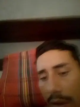 Snapshot of luissilva0071 chatting on March 25, 3:07 pm luissilva0071 online show from March 25, 3:07 pm