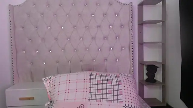 Abril Squirt online show from May 2, 11:43 pm
