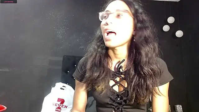 EmilyGomezLS online show from February 9, 11:25 am