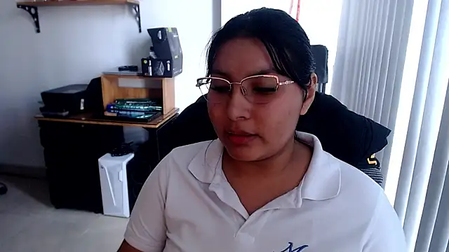 DyannaBloom online show from August 4, 7:38 pm