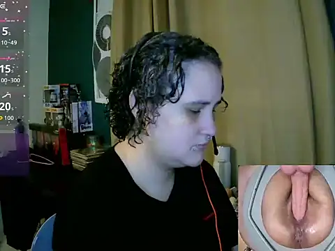 Snapshot of lolalicious_758 chatting on May 13, 11:55 pm lolalicious 758 online show from May 13, 11:55 pm