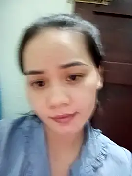 Ngoc-Trinh online show from January 5, 6:13 am