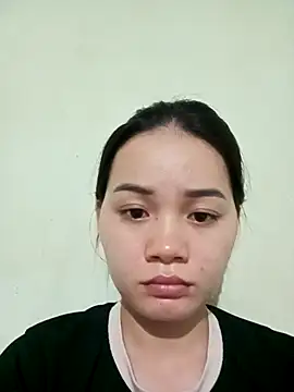 Ngoc-Trinh online show from November 23, 4:29 pm