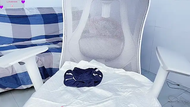 Snapshot of I_Am_Boo chatting on March 20, 6:52 am I Am Boo online show from March 20, 6:52 am