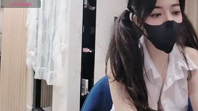 TuyetNhi2k6 online show from January 17, 12:52 pm