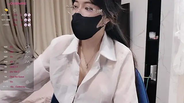 TuyetNhi2k6 online show from January 31, 2:17 pm